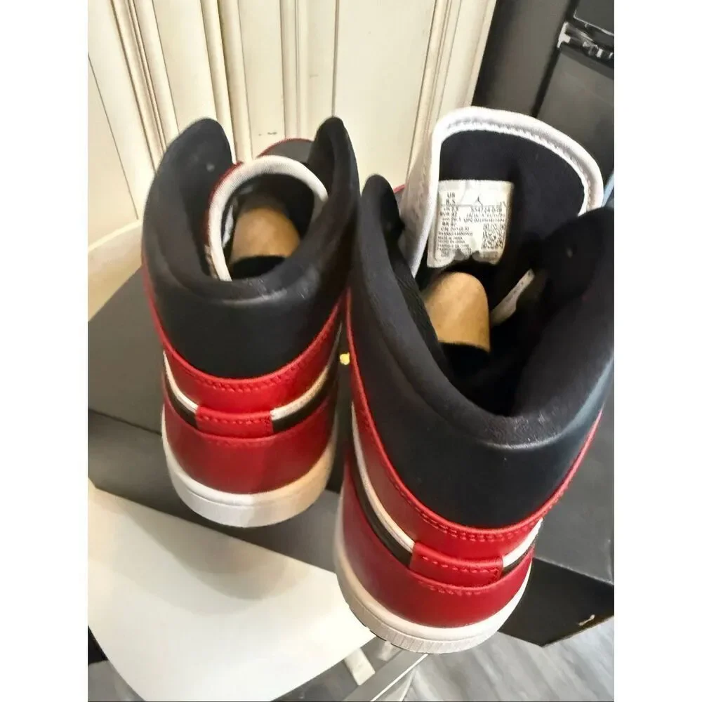 Air Jordan 1 Mid Men's Chicago Toe Athletic Sneaker Shoes Multicolor Size 8.5